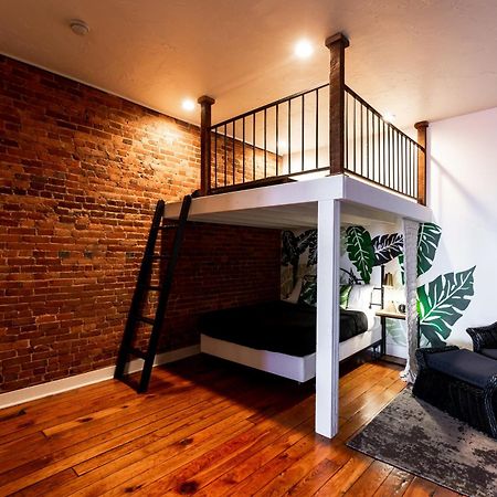 The Two Story Loft Apartment Спрингфийлд Екстериор снимка