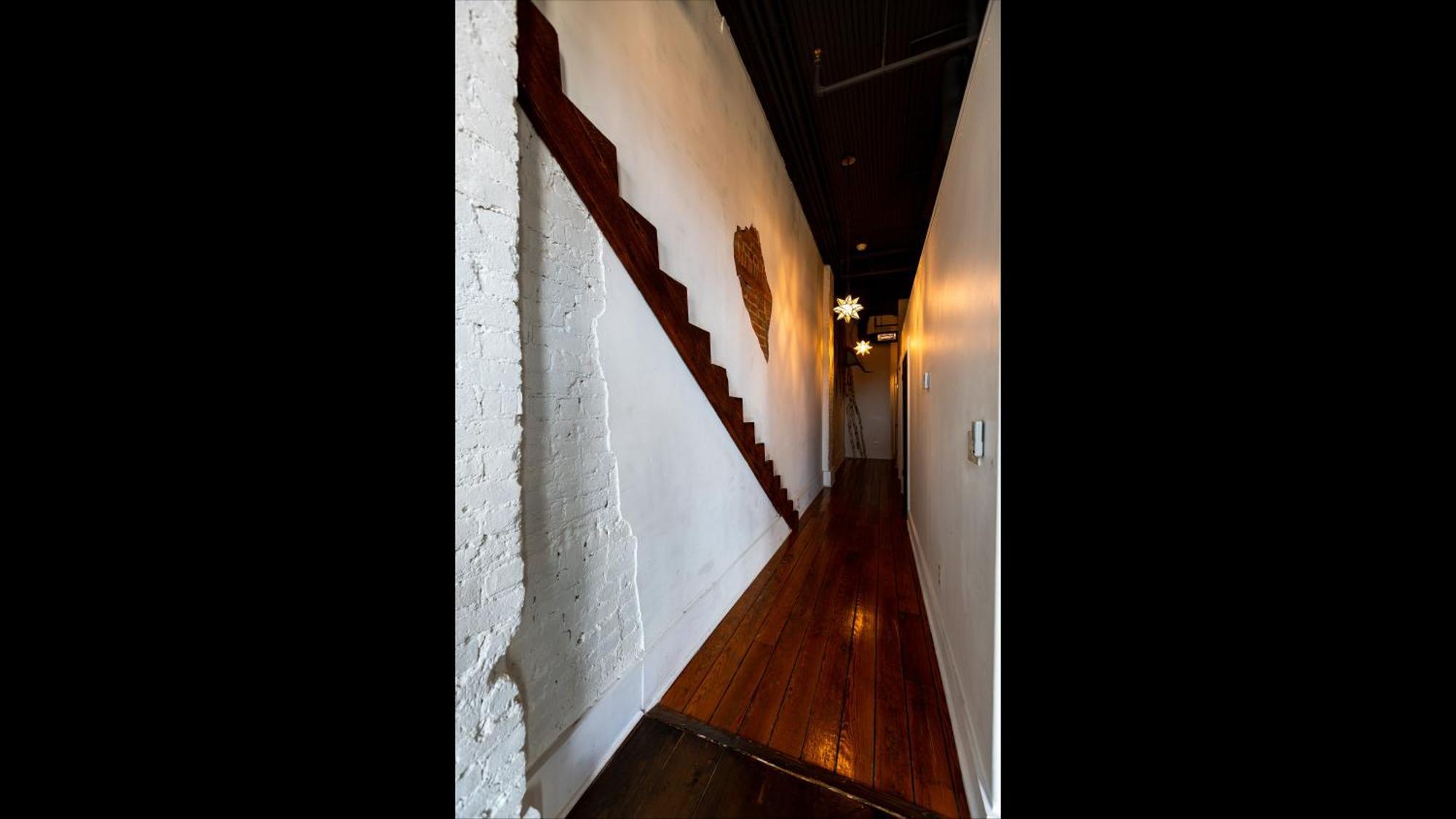 The Two Story Loft Apartment Спрингфийлд Екстериор снимка